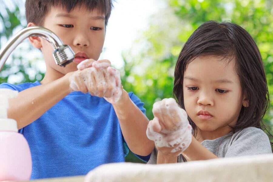 3 Tips Agar Anak-anak Mau Melakukan Protokol Kesehatan, Ceki-ceki!