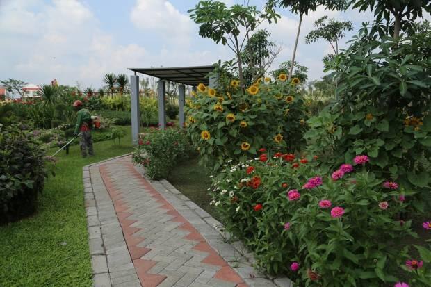 Kasus COVID-19 Melonjak, Semua Taman di Surabaya Tutup Sementara
