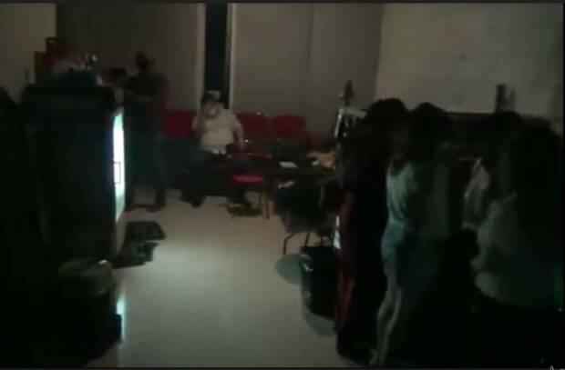 Tempat Karaoke di Semarang Digerebek Satpol PP, Puluhan Tamu Sembunyi di Gudang