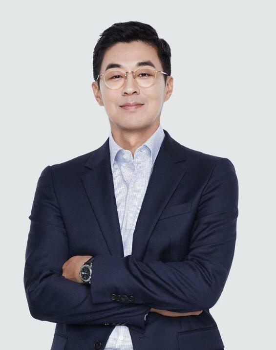 Bang Si Hyuk Mundur dari Posisi CEO HYBE