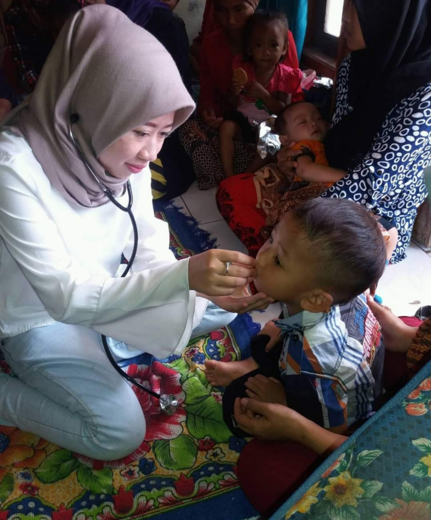 Perjuangan Bu Suaebah Menyekolahkan Anaknya Menjadi Bidan Bermodal Dagang Ikan Segar