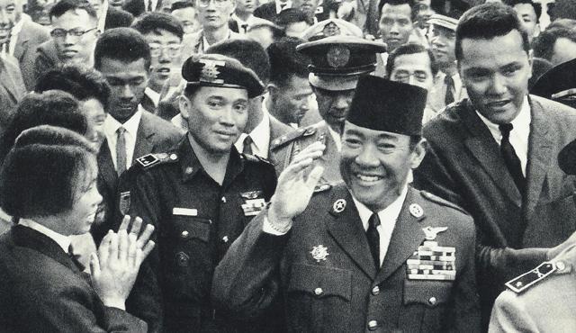 Naskah Pidato&quot;Indonesia Menggugat&quot;yg Ditulis Soekarno di Atas Kaleng Tempat Buang Air