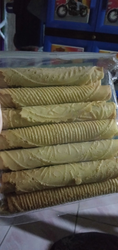 Kue Semprong Cemilan Jadul yang Tak Lekang Oleh Waktu