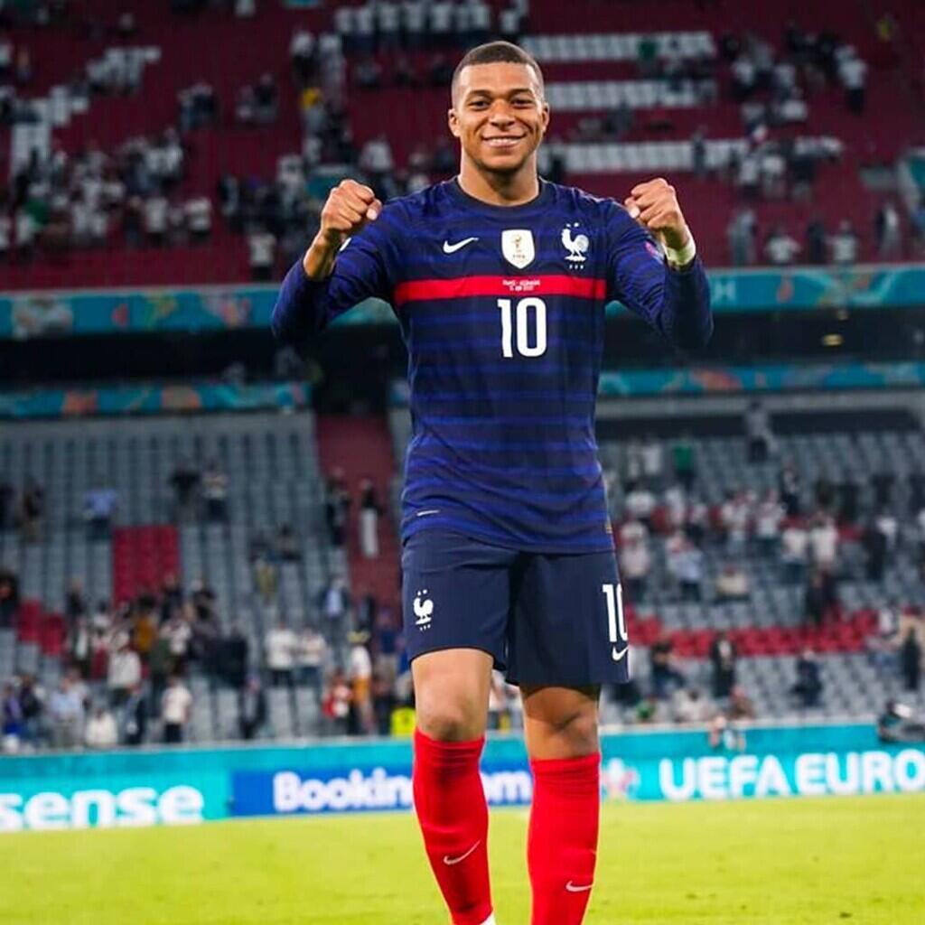 Mbappe Tolak Bertahan di PSG, Baper karena Gagal di Euro?