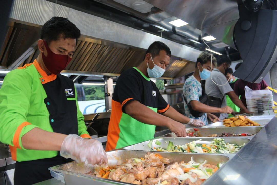 Fantastis, Food Bus Ini Antar Makanan Rasa Hotel Bintang Lima Gratis