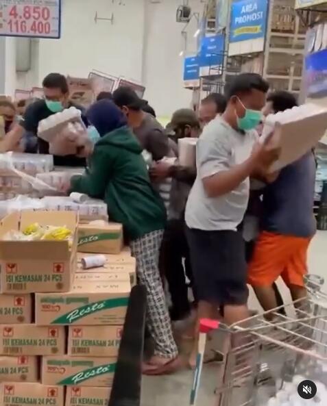 Panic Buying Hingga Hilangnya Susu Steril Dari Pasaran, Ada Apa Sih Sebenarnya?