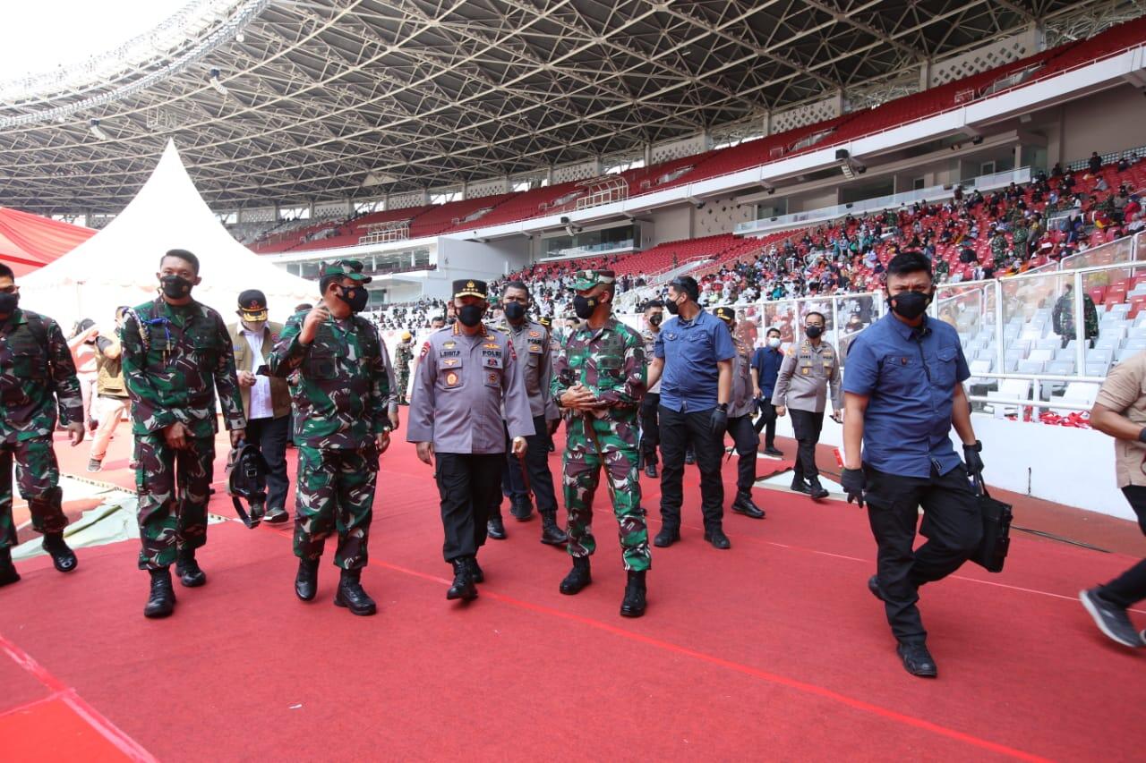 Panglima TNI dan Kapolri Tinjau Vaksinasi Massal di SUGBK