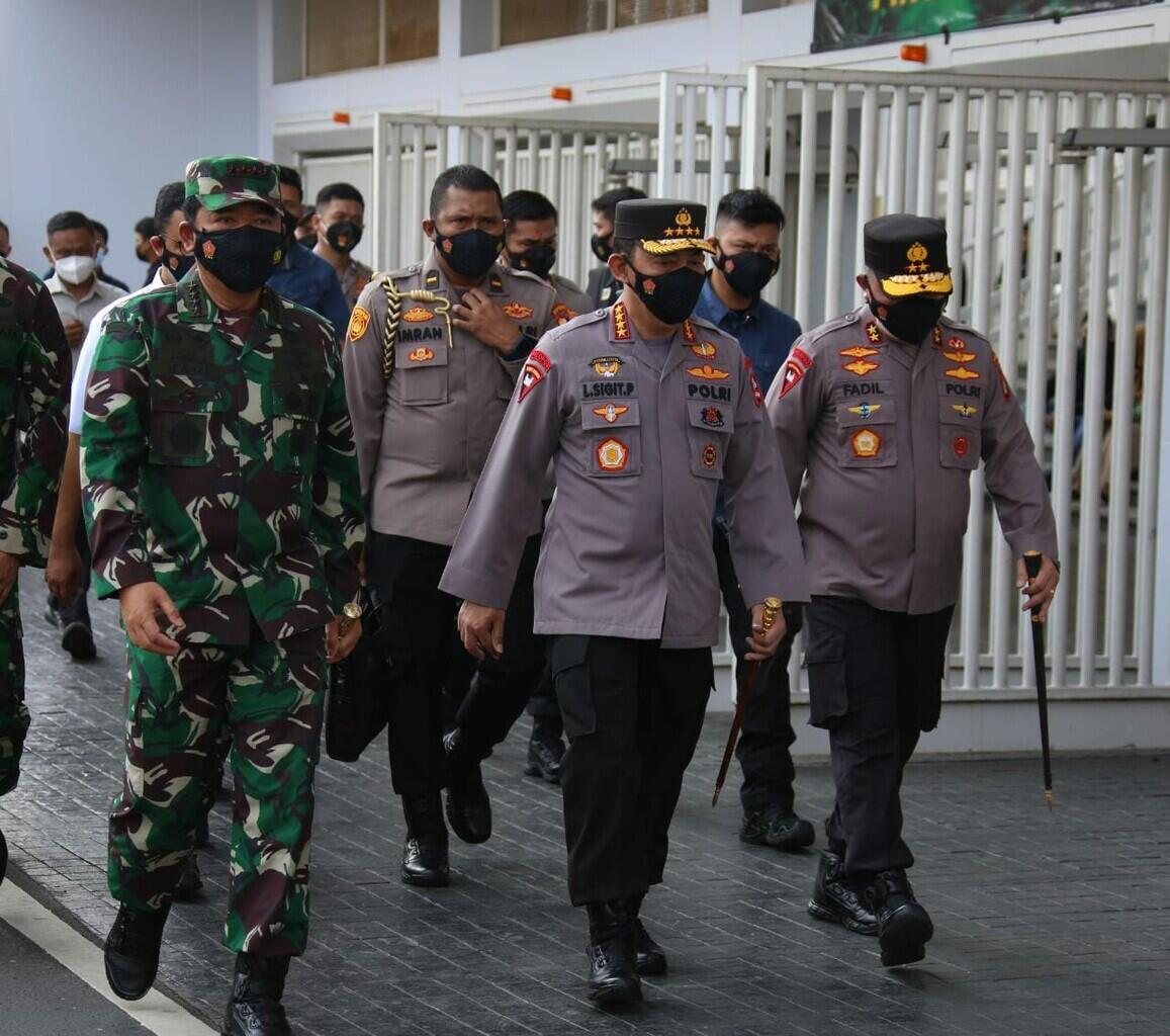 Panglima TNI dan Kapolri Tinjau Vaksinasi Massal di SUGBK