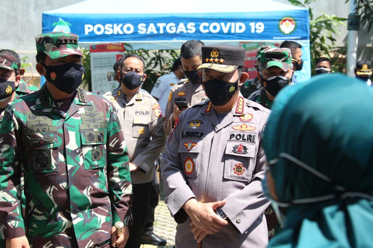 Hari Pertama PPKM Darurat, Kapolri Tinjau Penyekatan Hingga Vaksinasi Massal 