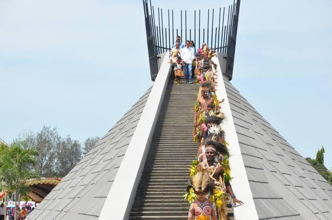 Monumen Kapsul Waktu, Monumen Di Papua Yang Mirip Markas Avengers!