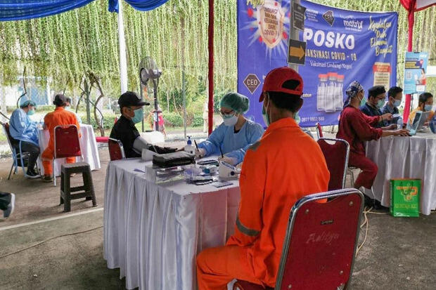 Berada di Zona Merah, Srengseng Dapat Bantuan Vaksinasi COVID-19