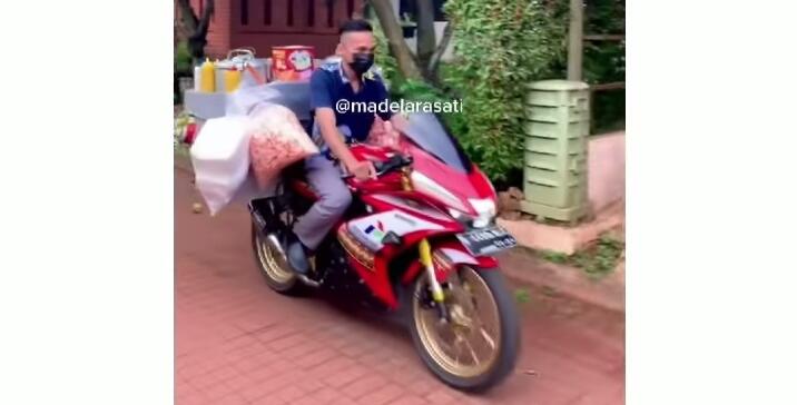 Viral Jual Bubur Naik Motor Sport, Ini Bukti Tukang Bubur Bisa Sukses! Wajib Ditiru 