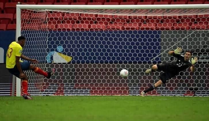 Berhasil Singkirkan Kolombia di Semifinal, Kiper Argentina bikin Gertakan Lucu