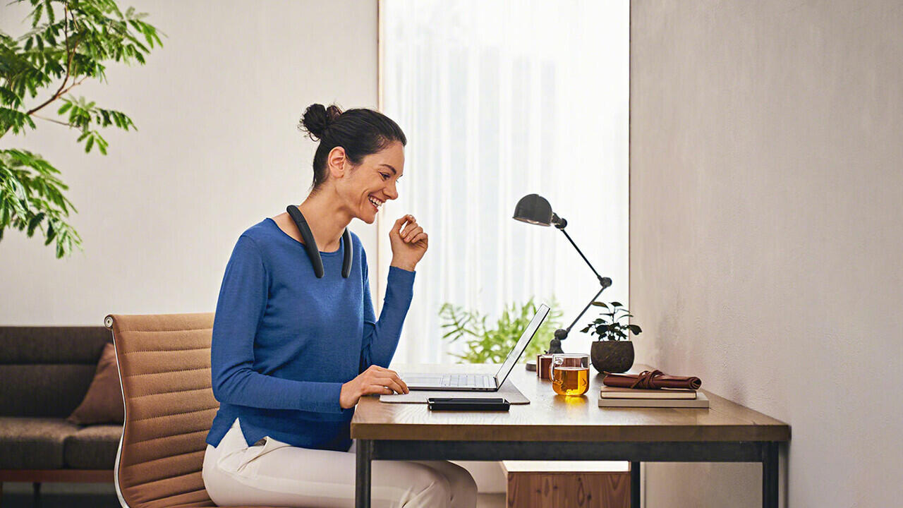 Lagi WFH? Mending Pakai Sony SRS-NB10 Wireless Neckband Speaker!