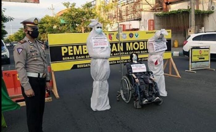 Aksi Jahil di Masa PPKM Darurat, Properti Pocong di Jalan Dicuri Orang! Jangan Ditiru