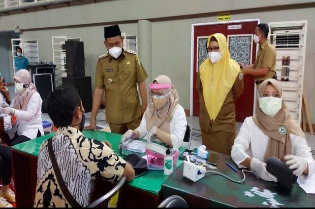 Vaksinasi COVID-19 Dikebut, Gresik Targetkan 20 Ribu Dosis Setiap Hari