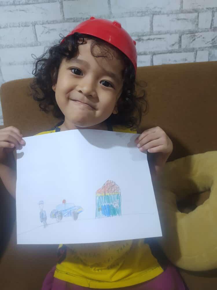 Dunia Anak-anak Yang Penuh Keseruan, Orang Dewasa Kadang Ikut Ambil Bagian