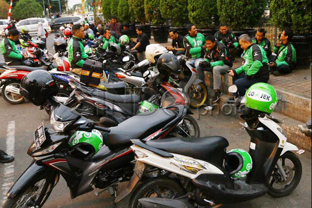 Ngaku Pekerja Esensial, Ojol Tolak Diwajibkan Surat 'Sakti' Kerja