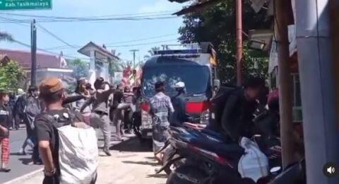 Puluhan Massa Aksi Pendukung Habib Rizieq Diciduk Usai Rusak Mobil Polisi