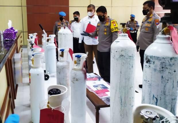 Kakak-Adik Asal Sidoarjo Ditangkap Polisi, Diduga Menjual Tabung Oksigen Melebihi HET