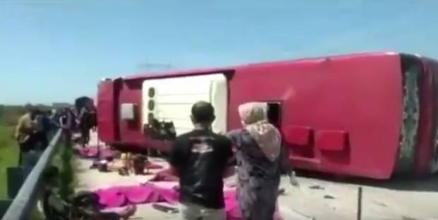 Kecelakaan Maut di Tol Pemalang, Korban Berserakan di Jalan