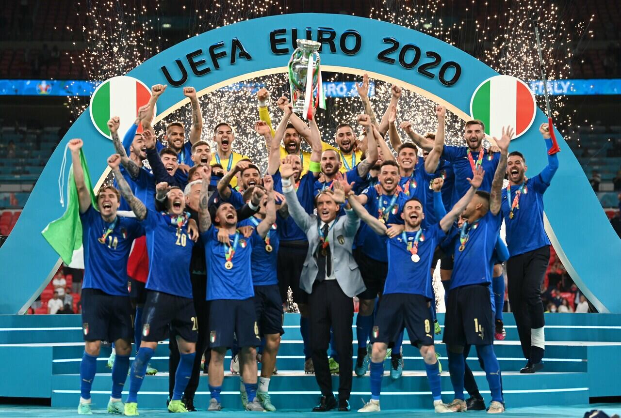 Cerita Serba Enam Untuk Gli Azzurri!