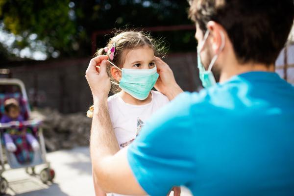 Tips Agar Anak Bersedia Kenakan Masker Jika Keluar Rumah