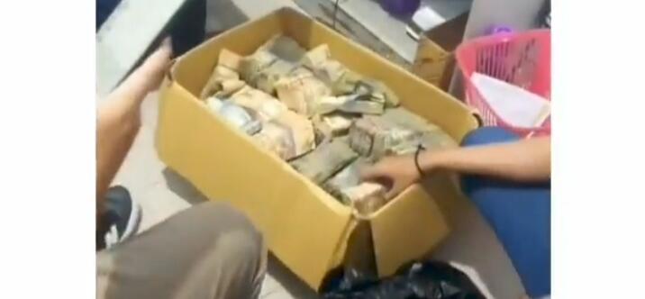Menginspirasi, Menabung di Celengan Selama 5 Tahun Ibu Ini Mampu Beli Mobil Cash!