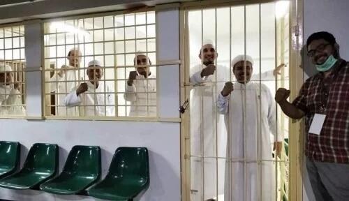 Habib Rizieq di Rutan Bareskrim: Dia Fokus dan Bahu-membahu