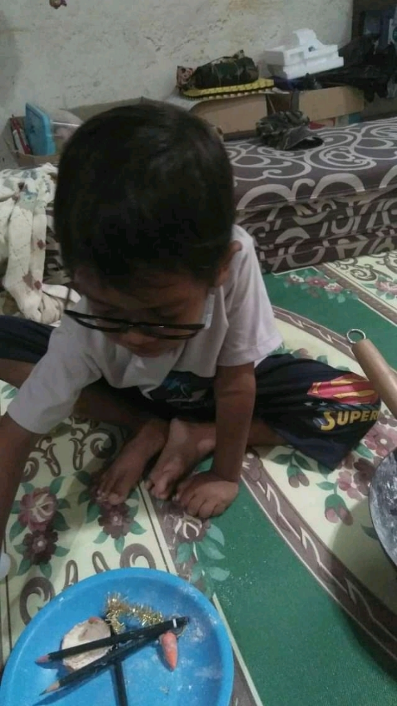 Meningkatkan Kreativitas Anak Ala Cahaya