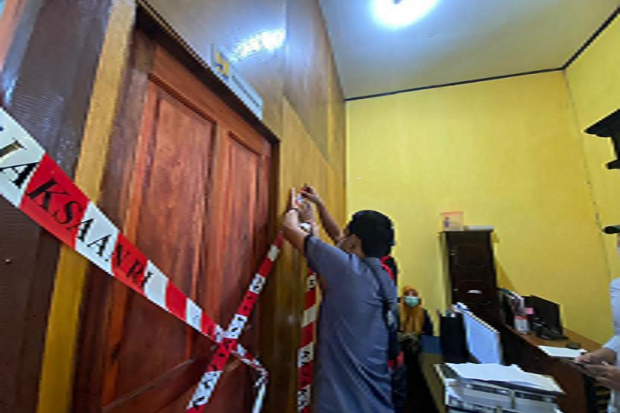 Kejari Halsel Geledah Gedung PUPR, Ruangan Kabid Disegel