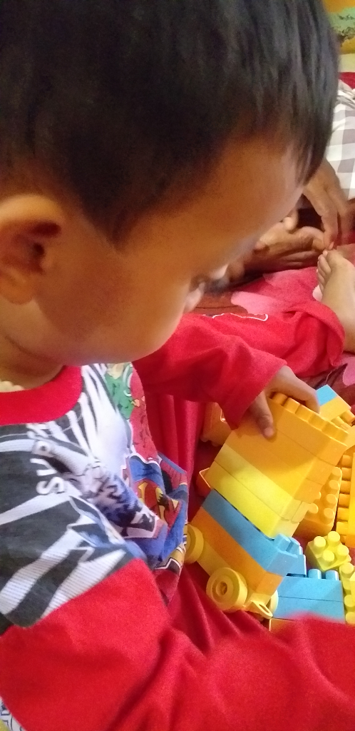 Meningkatkan Kreativitas Si Kecil dengan Cara Bermain Sambil Belajar