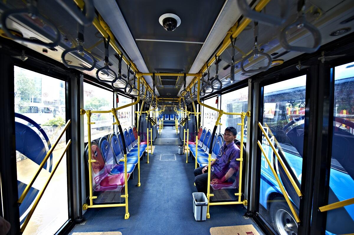 Kenapa Bus AKAP Tidak Pakai Pintu Sebesar Bus BRT?