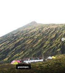 Bule Ganteng Bersihin Sampah Gunung Rinjani, Patut Ditiru!! 