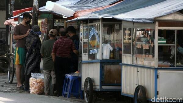 Perlawanan Pedagang ke Aparat Kala PPKM Darurat Dinilai karena Terpaksa