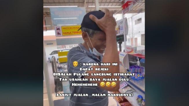 Penjual Cermin Keliling Sepi Pembeli, Membuat Menangis saat Ditraktir Belanja