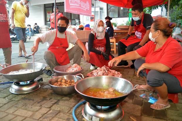 Bantu Warga Isolasi Mandiri, DPD PDIP DKI Jakarta Buka Dapur Umum