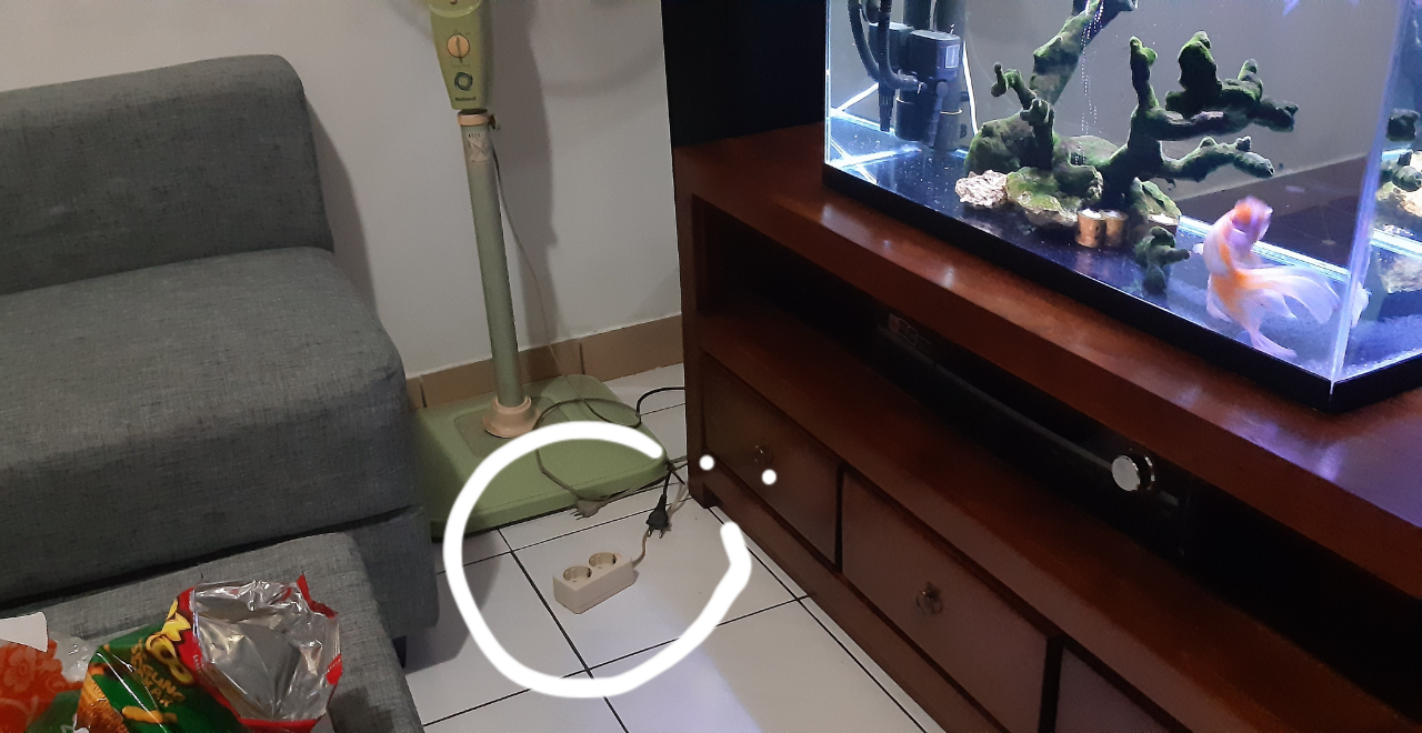 Bikin Senyum, Ketika Stop Kontak Rumah Adalah Segalanya Selama PPKM