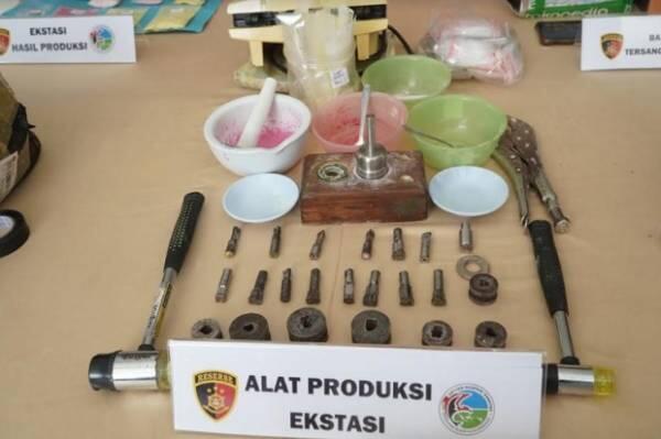 Enggan Tobat, Polisi Gerebek Pabrik Ekstasi Rumahan Milik Samto di Bali