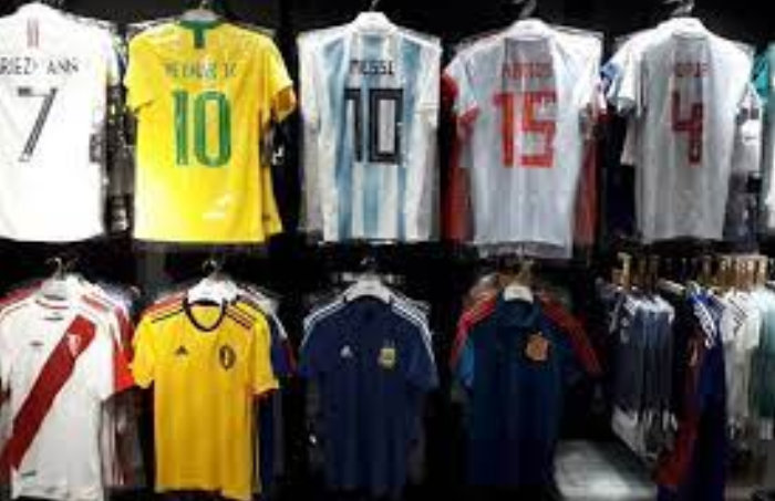 Kepoin yuk Harga dan Jenis Jersey Sepak Bola Yang Asli