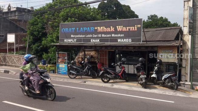 Terancam Tutup Selama PPKM Darurat, Warung Geprek Ini Malah Bantu Makan Warga Isoman