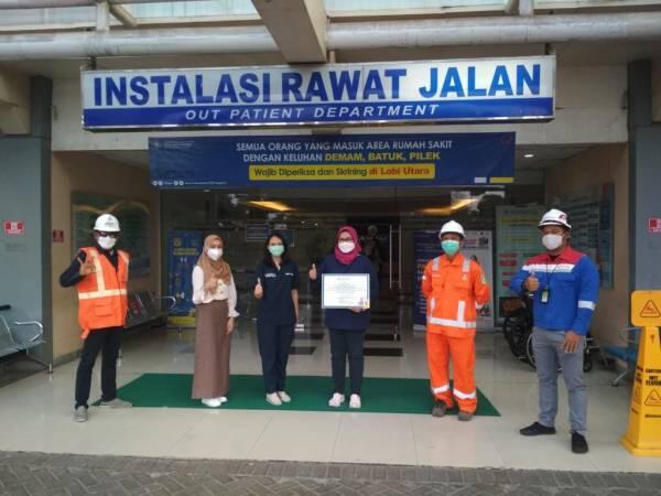 Subholding Gas Bersinergi Serahkan Bantuan 50 Tabung Oksigen ke RS UGM