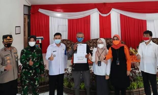Hindari Kerumunan, Bantuan Sosial Tunai di KBB Disalurkan Secara Door To Door