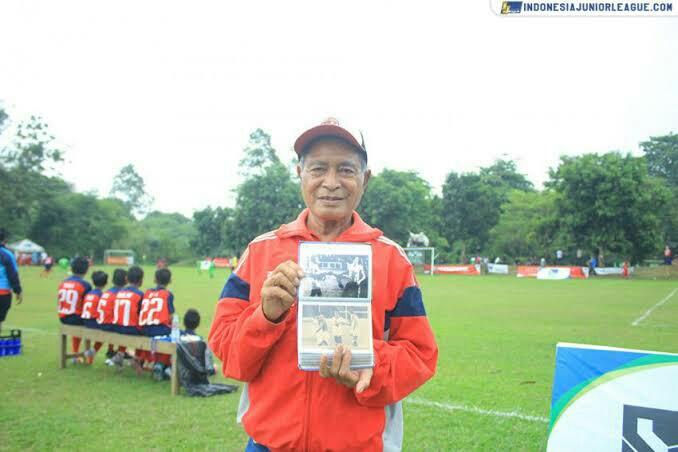 Beberapa Pemain Sepakbola Yang Pernah Memperkuat Timnas Indonesia Dan Menjadi Legenda