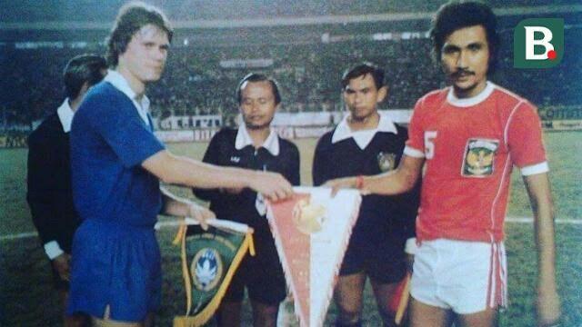 Beberapa Pemain Sepakbola Yang Pernah Memperkuat Timnas Indonesia Dan Menjadi Legenda