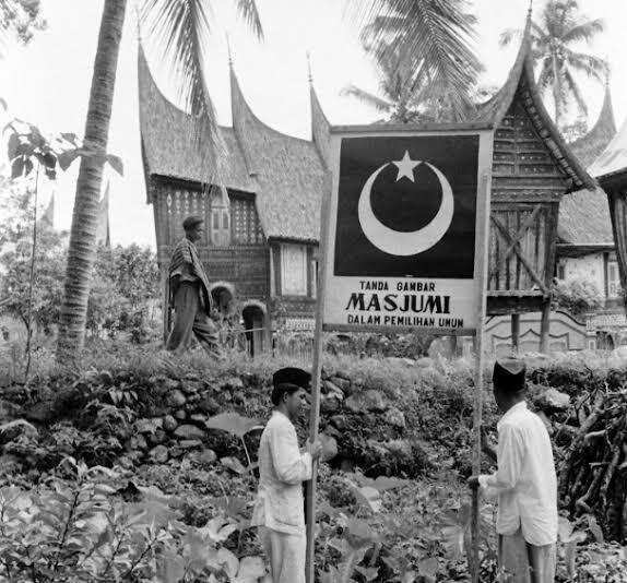 Dulu Bubarkan Masyumi Dan HMI Sekarang Bubarkan HTI Dan FPI, Sejarah Terulang?