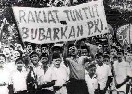 Jarang Orang Tahu, Kenapa Sesudah Tragedi 65 Sukarno Tak Membubarkan PKI? 