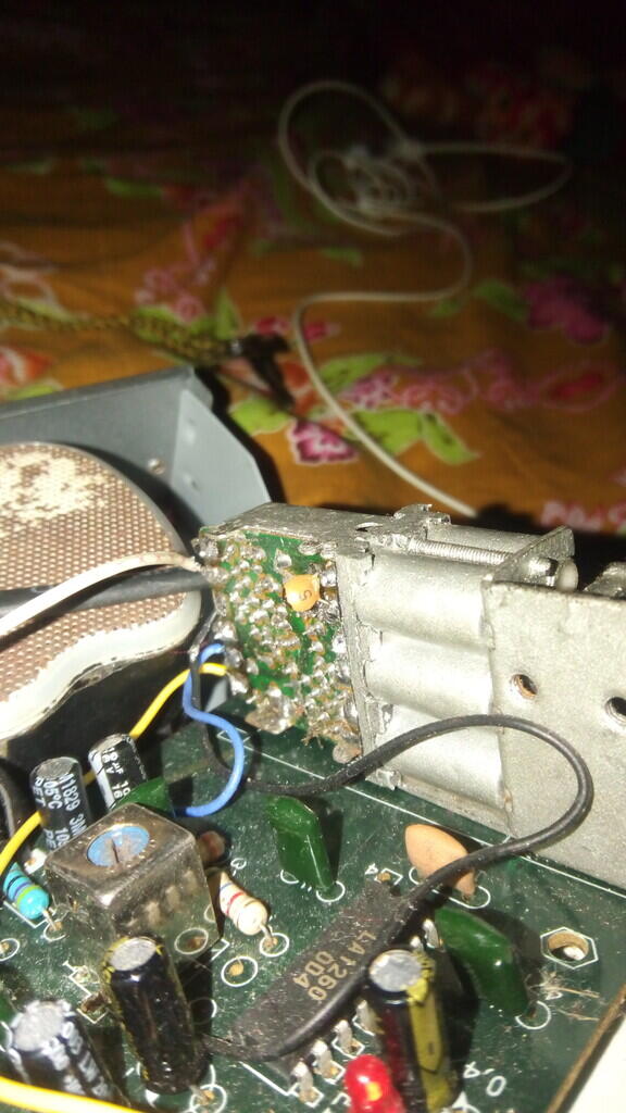 Merakit Oscillator FM kepala tuner blok