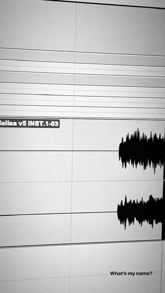 Lisa 'Blackpink' Spoiler Soal Proyek Solonya, 'What's My Name' Langsung Trending