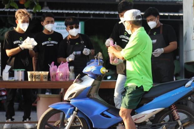 Dukung Vaksinasi Massal, di Yogyakarta Habis Disuntik Dapat Ngopi Gratis